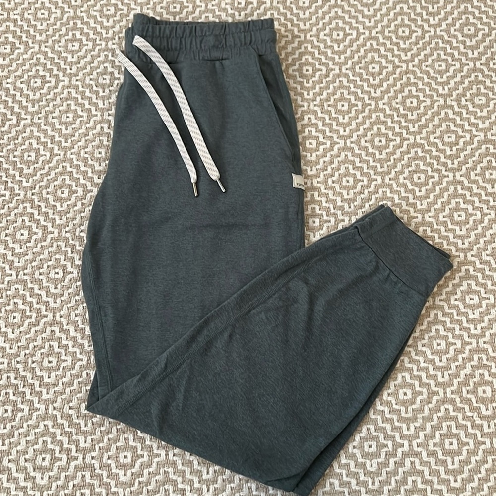 Vuori Sage Green Joggers XS